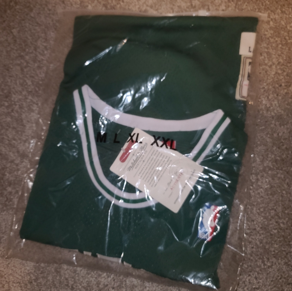 New w Tags Mitchell and Ness Mens Larry Bird Jersey #33 Green - Picture 2 of 3